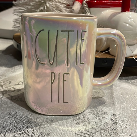 Rae Dunn iridescent cutie pie mug - Picture 1 of 1